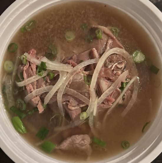 202. Pho Rare Beef 生肉粉